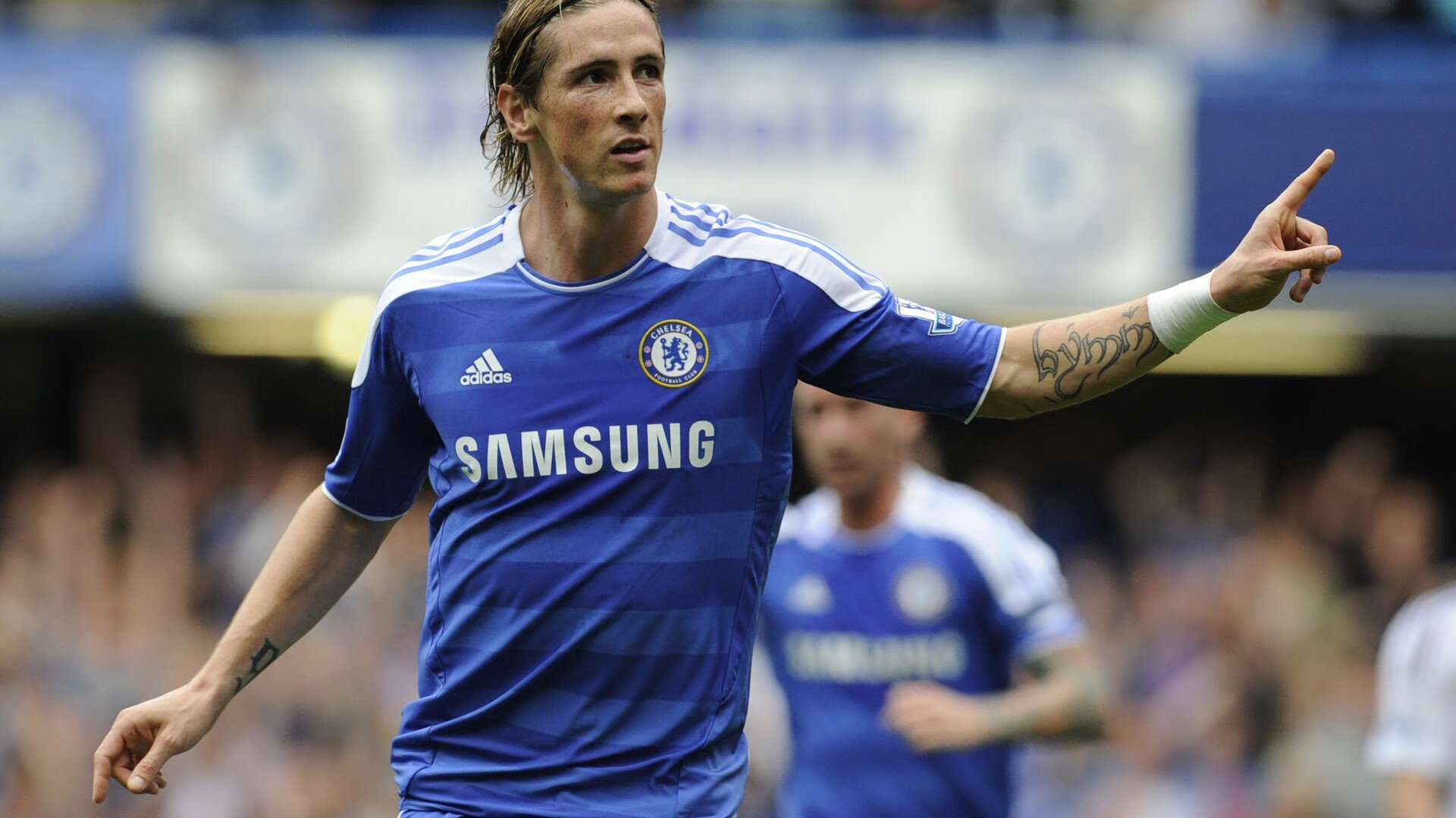 _城市夜跑融合：运动与音乐、灯光盛宴_，夜跑夜景