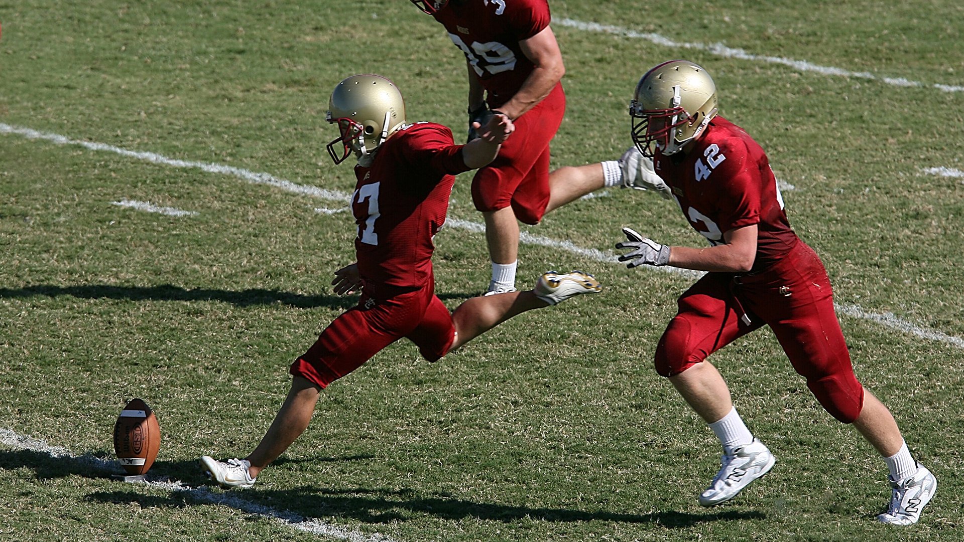 拜仁前场围抢断球能力远超博卡中场组织
